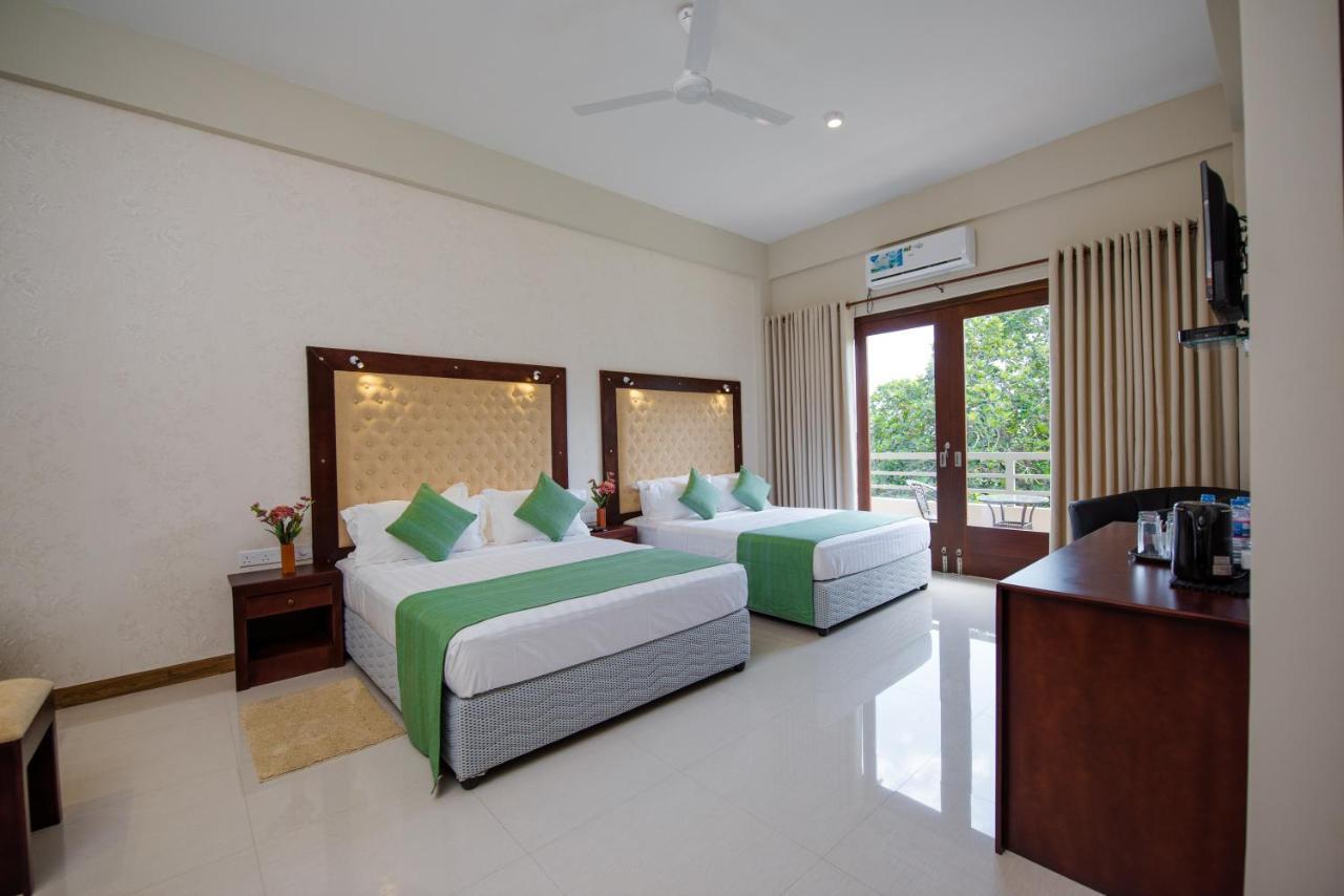 Mount Rich Rumassala Hotel Unawatuna Exterior foto