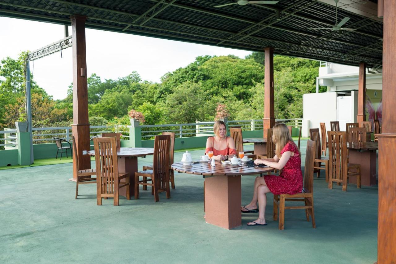 Mount Rich Rumassala Hotel Unawatuna Exterior foto