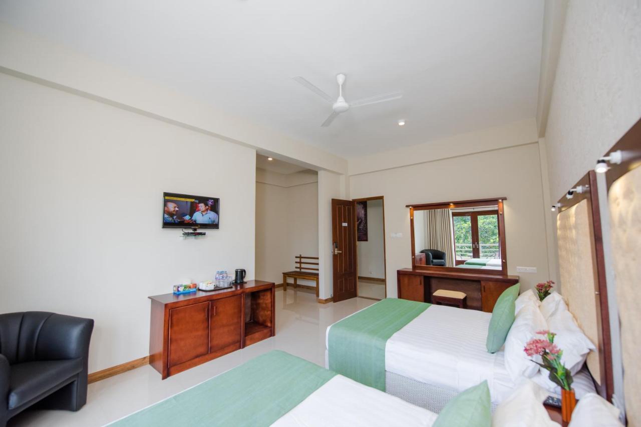Mount Rich Rumassala Hotel Unawatuna Exterior foto