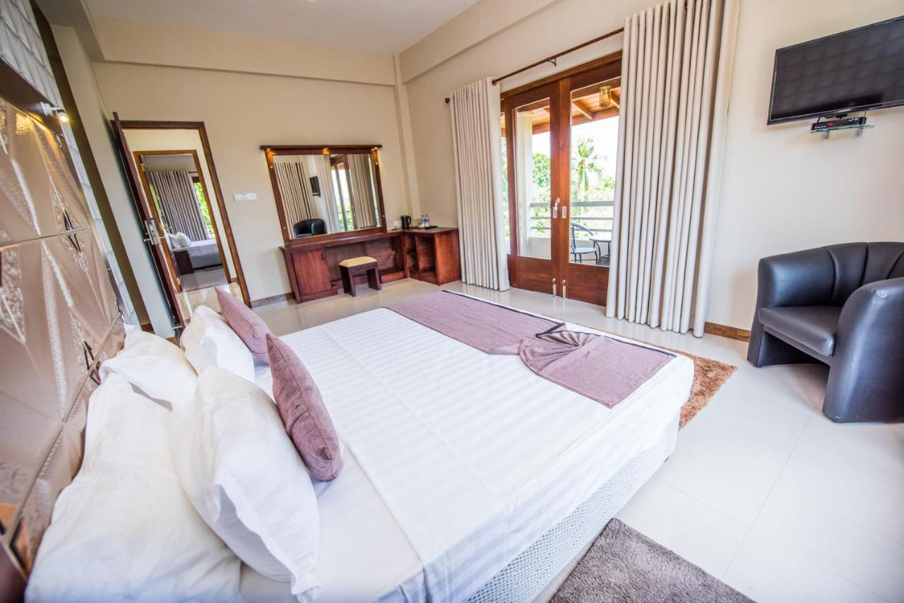 Mount Rich Rumassala Hotel Unawatuna Exterior foto