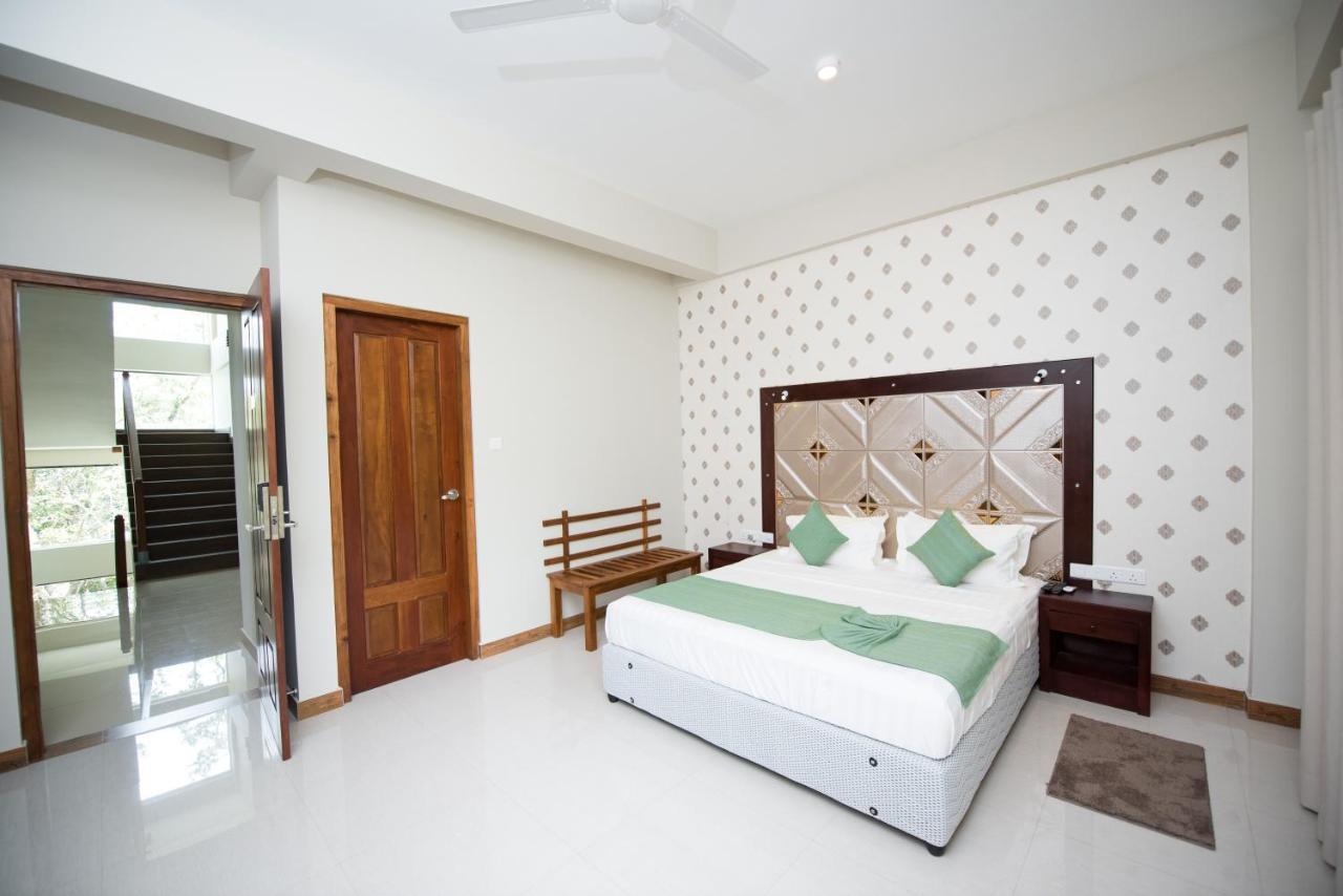 Mount Rich Rumassala Hotel Unawatuna Exterior foto