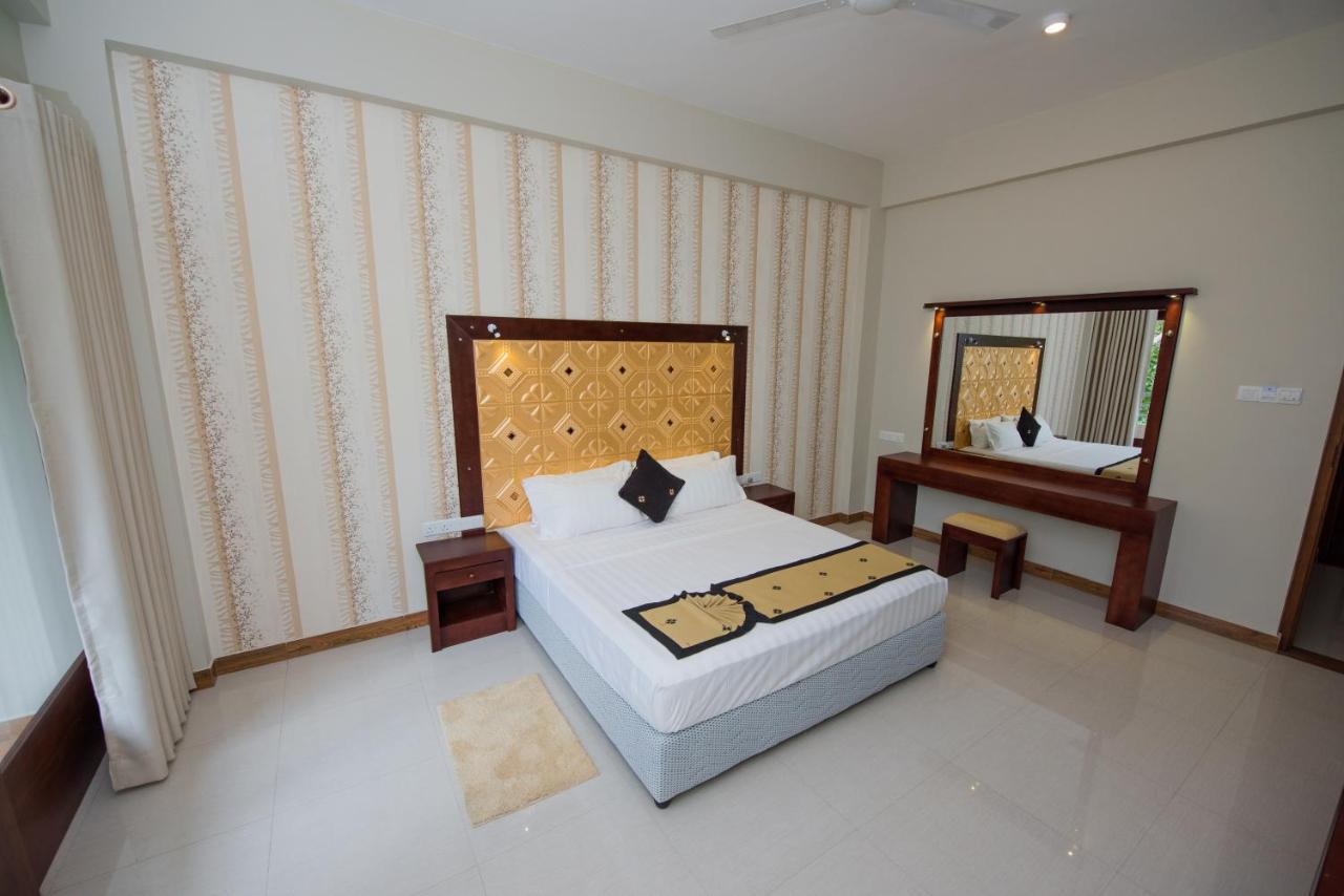 Mount Rich Rumassala Hotel Unawatuna Exterior foto